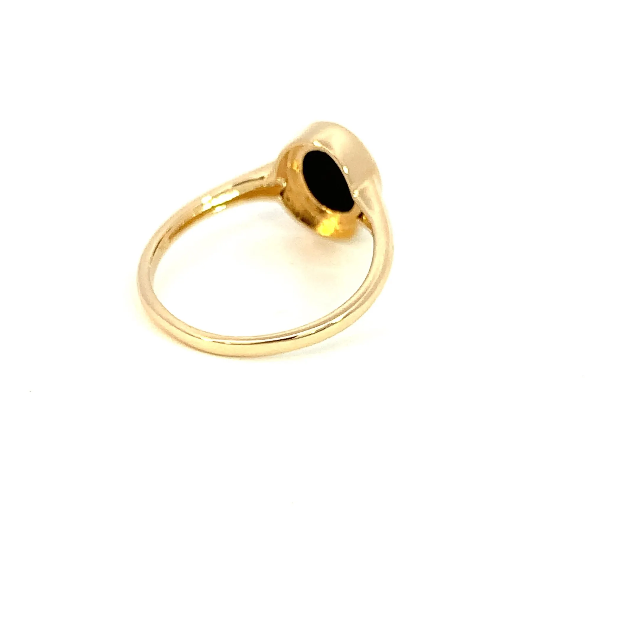 9kt Yellow Gold solitaire 9x7mm Opal triplet ring