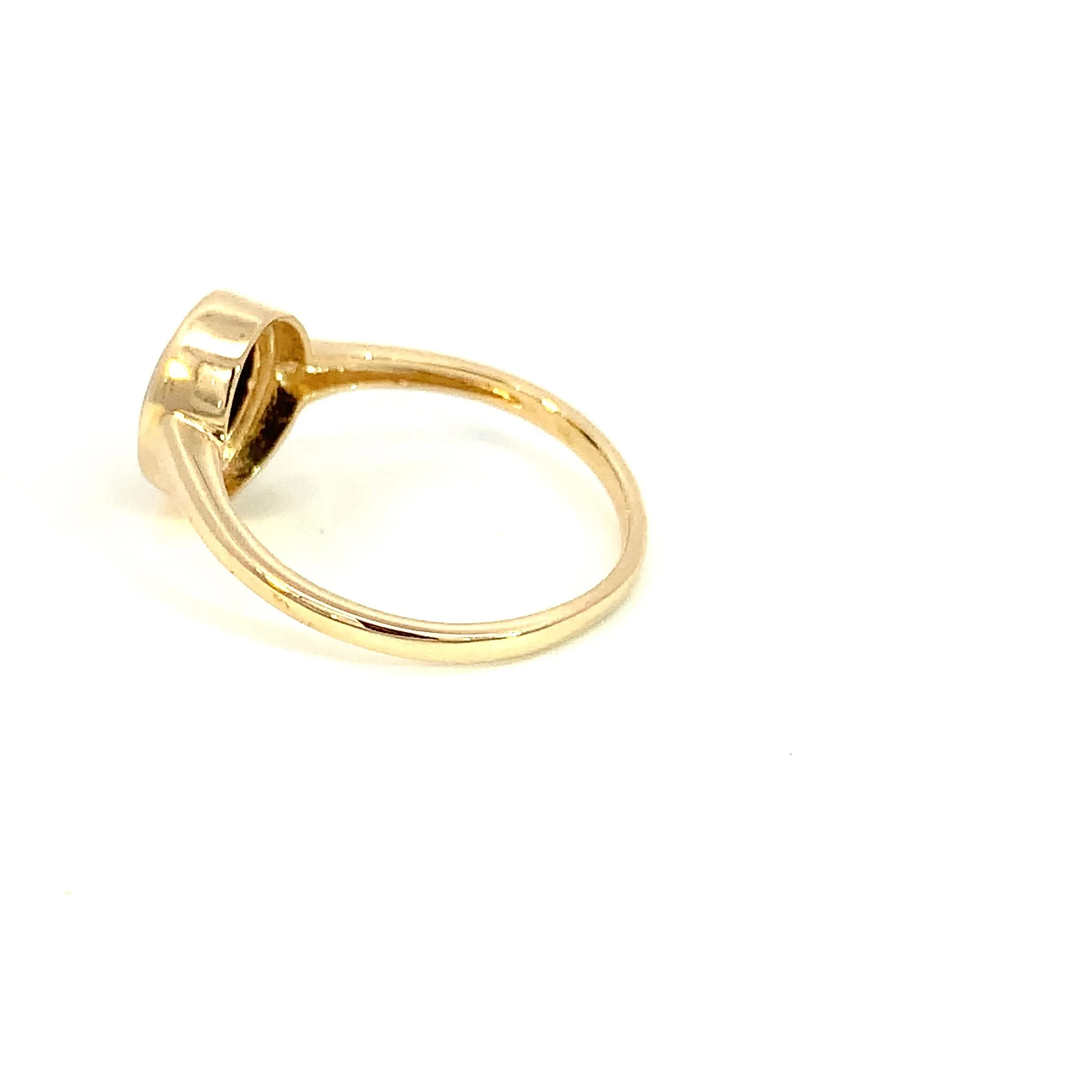 9kt Yellow Gold solitaire 9x7mm Opal triplet ring